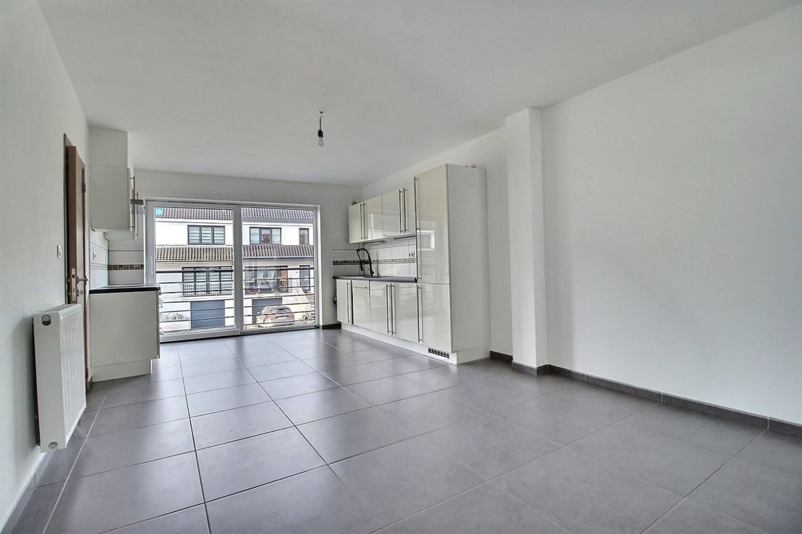 Villa/maison/ferme à JAMBES (4 chambres)