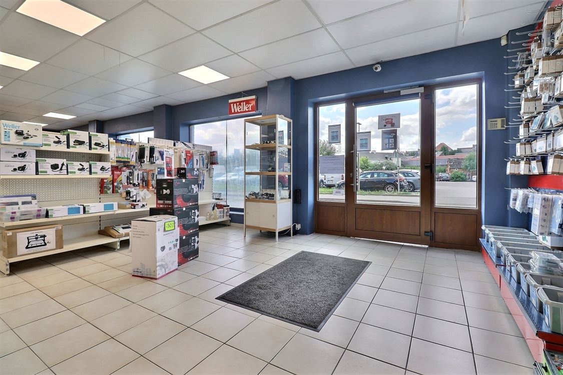 Local commercial à Saint-Servais (0 chambre)