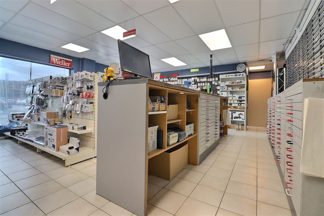 Local commercial à Saint-Servais (0 chambre)