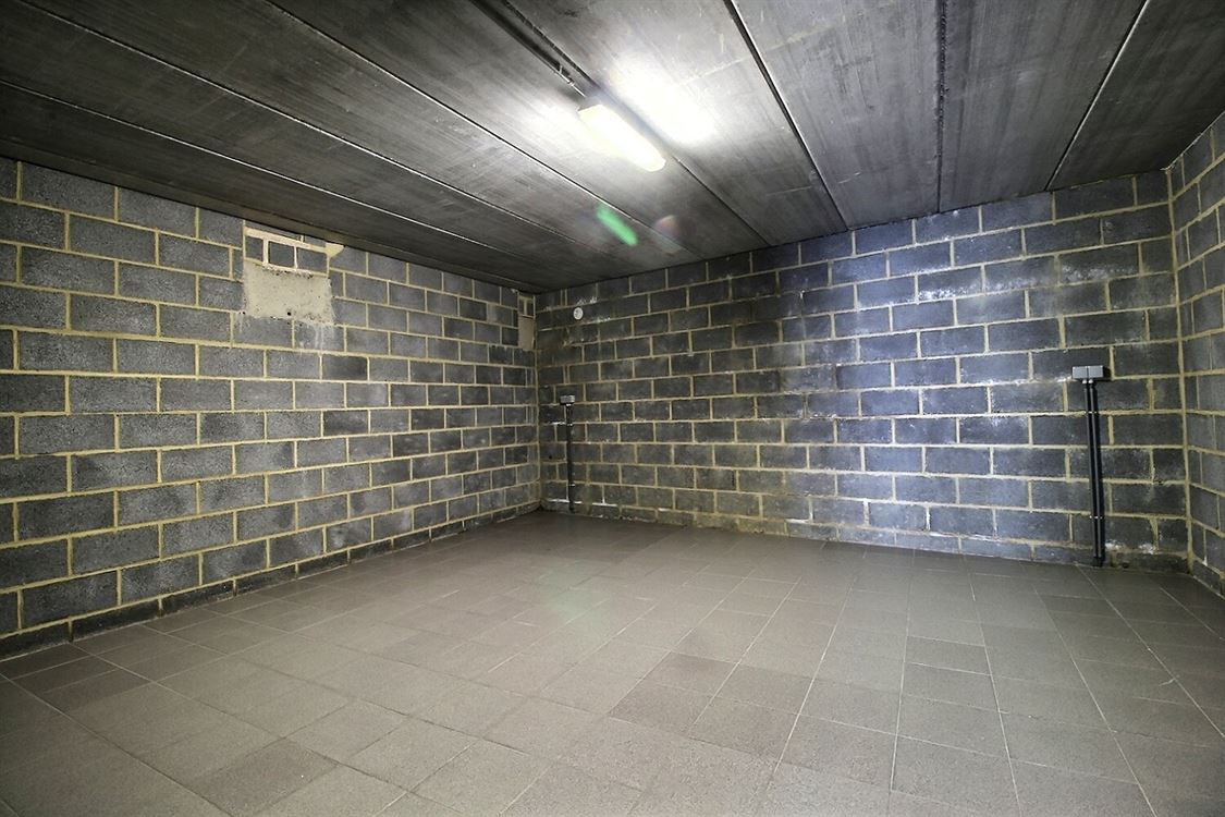 Villa/maison/ferme à JAMBES (4 chambres)