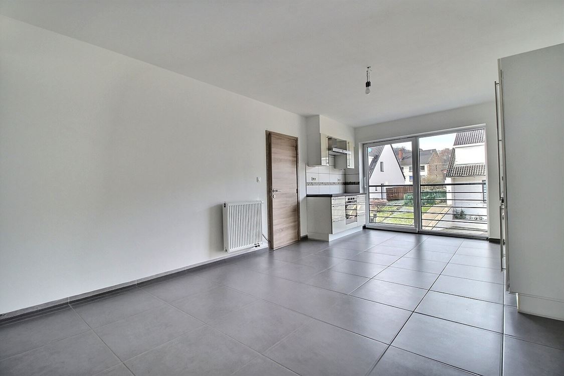 Villa/maison/ferme à JAMBES (4 chambres)