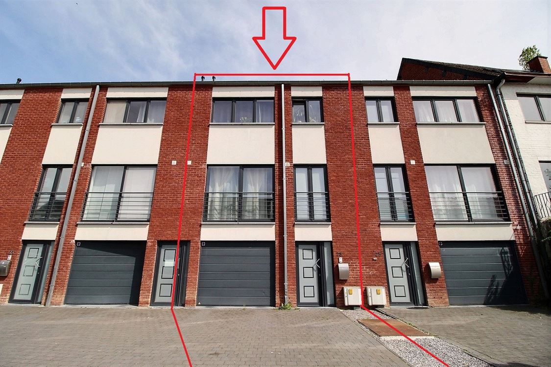 Villa/maison/ferme à JAMBES (4 chambres)