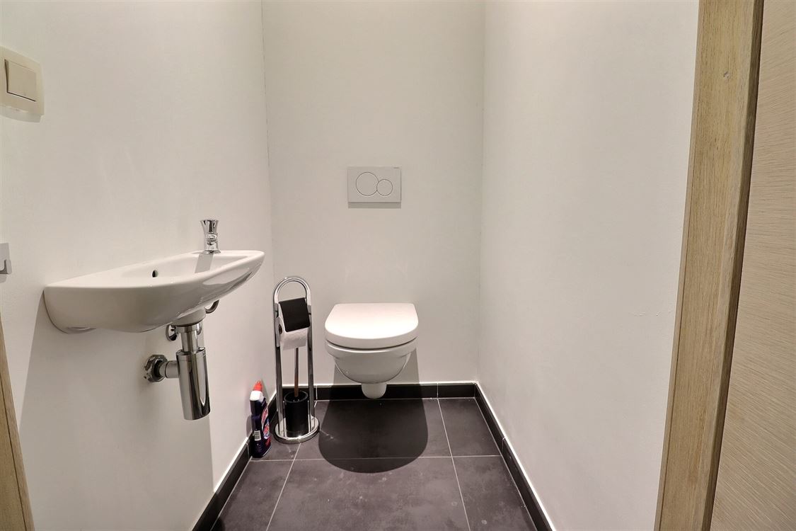 Local commercial à ERPENT (0 chambre)