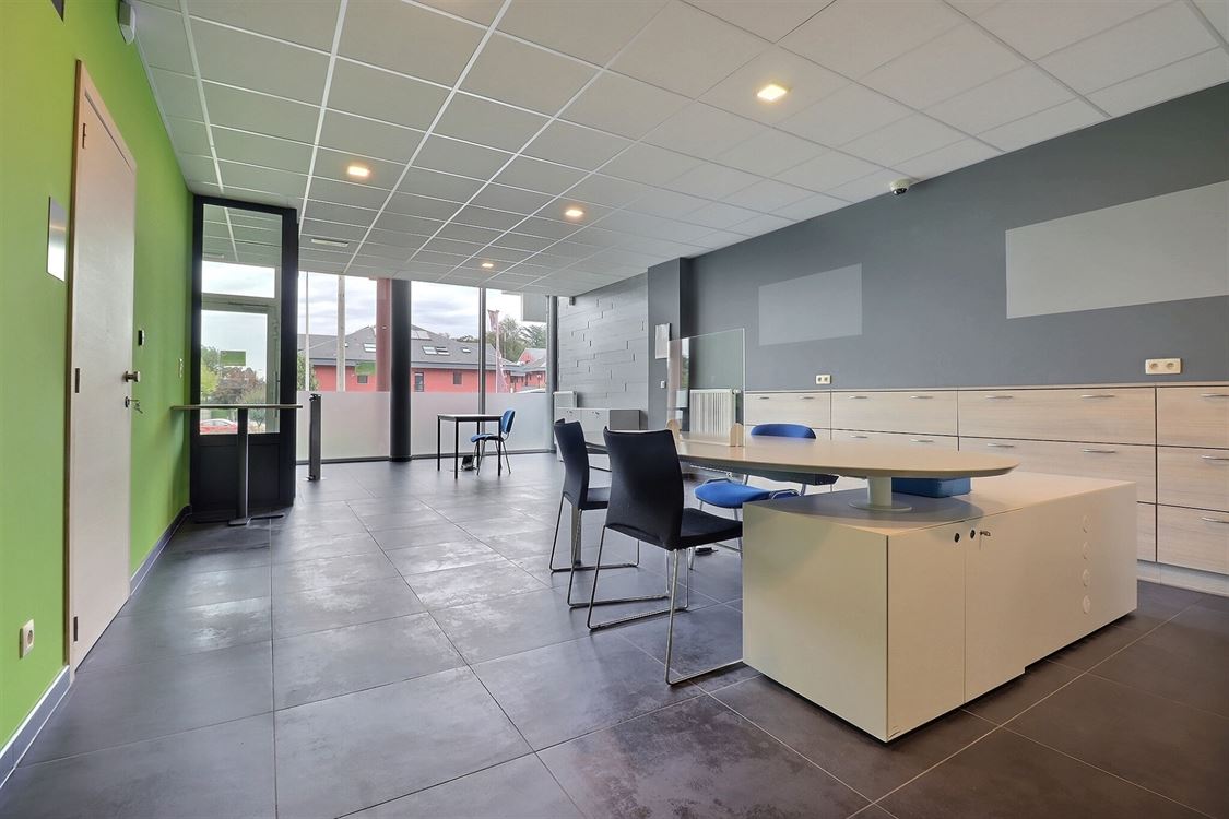 Local commercial à ERPENT (0 chambre)