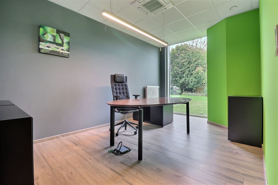 Local commercial à ERPENT (0 chambre)