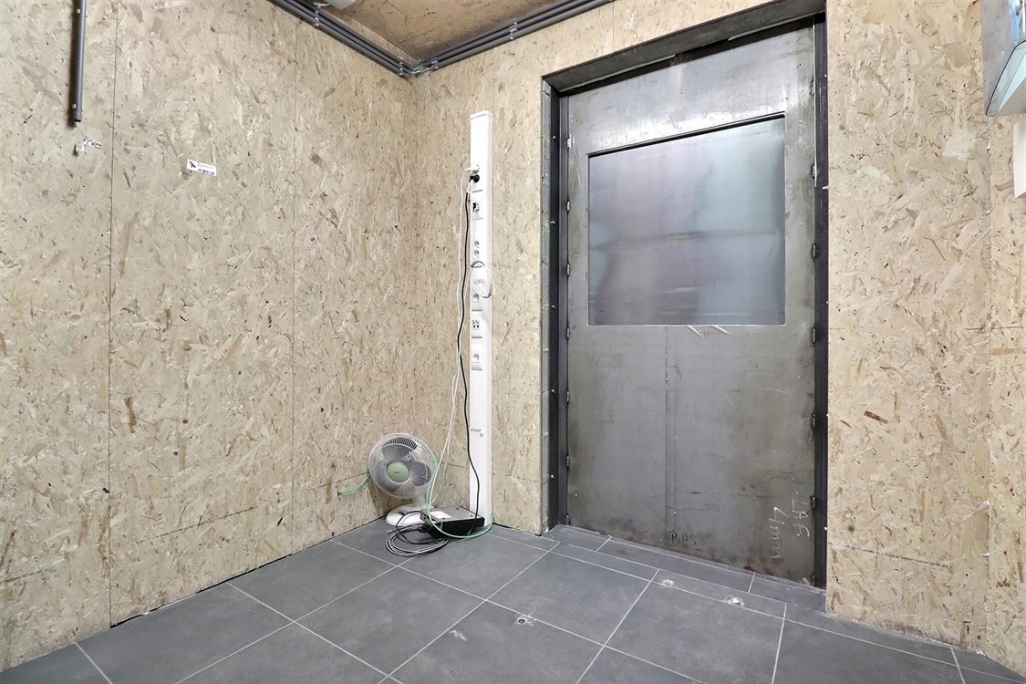 Local commercial à ERPENT (0 chambre)