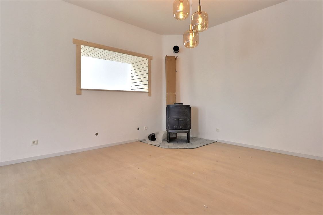 Villa/maison/ferme à Denée (3 chambres)