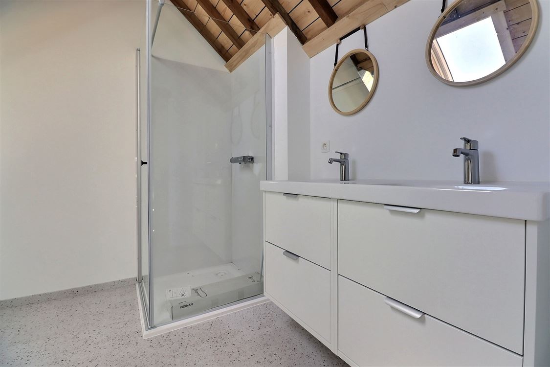 Villa/maison/ferme à Denée (3 chambres)