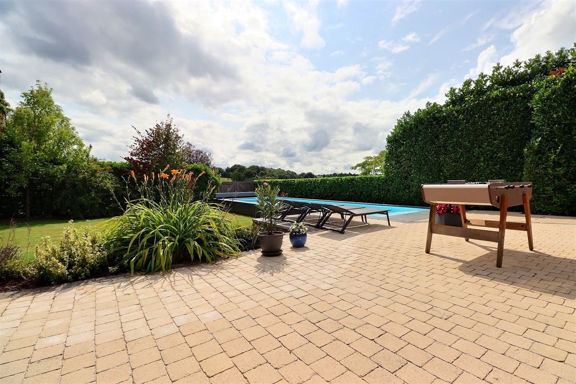 Villa/maison/ferme à Lustin (4 chambres)