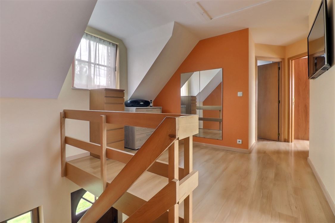 Villa/maison/ferme à Lustin (4 chambres)