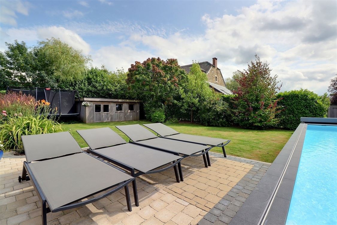 Villa/maison/ferme à Lustin (4 chambres)