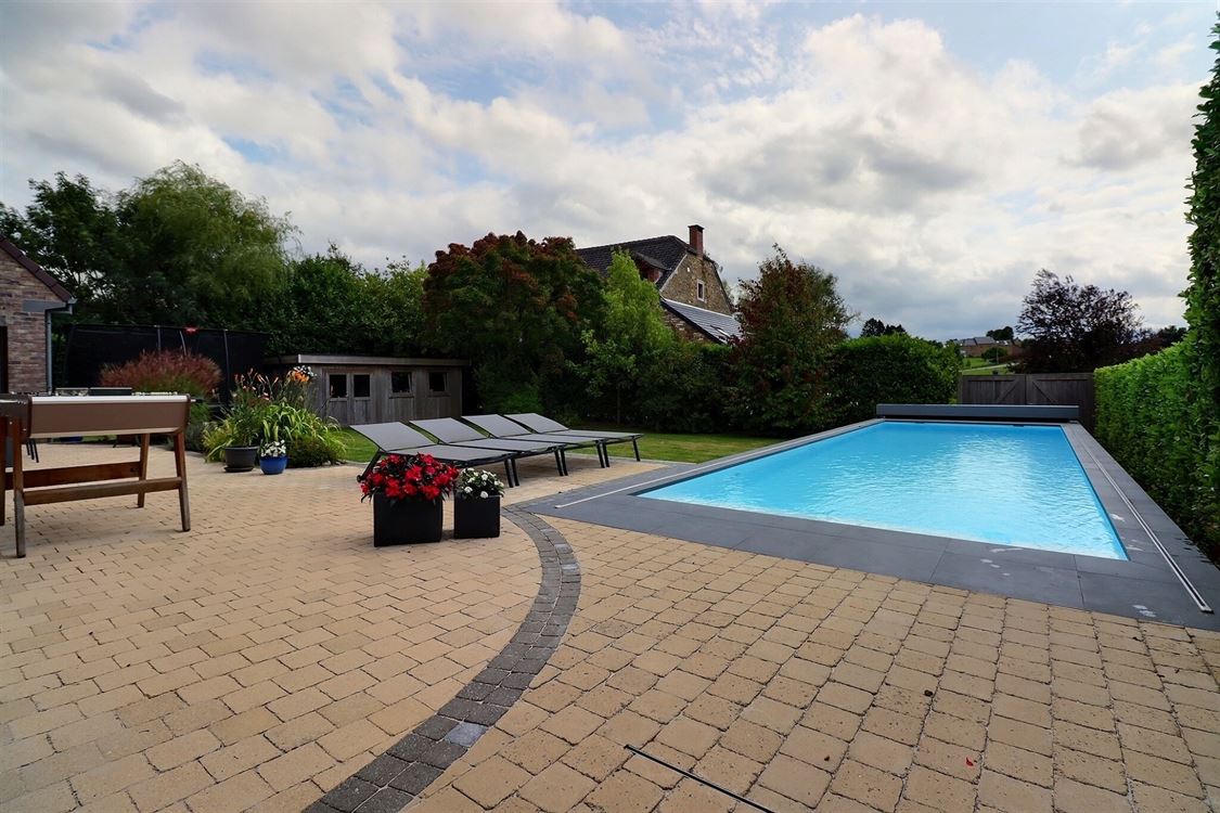 Villa/maison/ferme à Lustin (4 chambres)