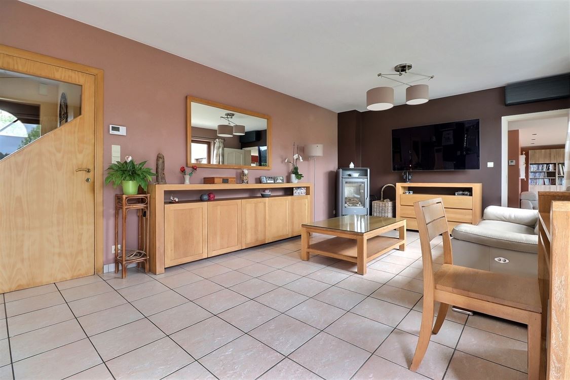 Villa/maison/ferme à Lustin (4 chambres)