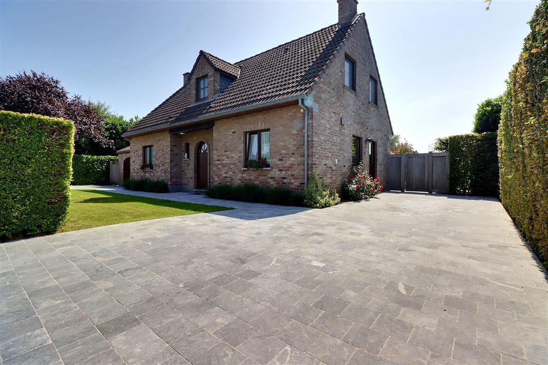 Villa/maison/ferme à Lustin (4 chambres)