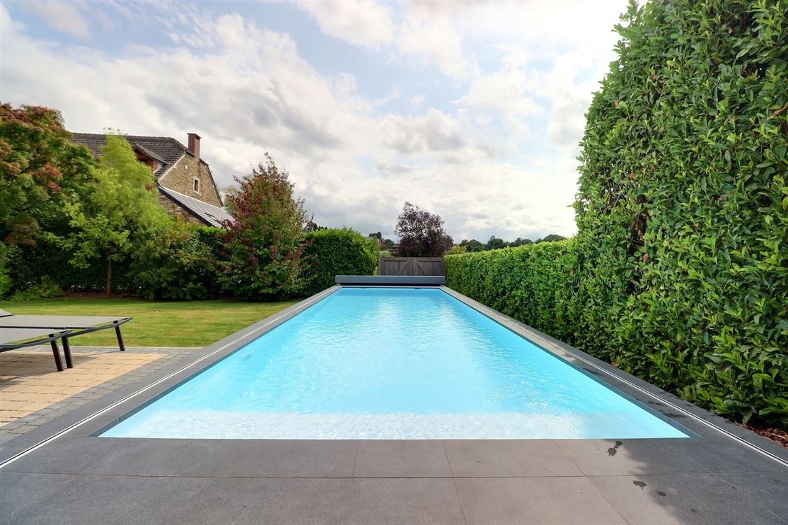 Villa/maison/ferme à Lustin (4 chambres)