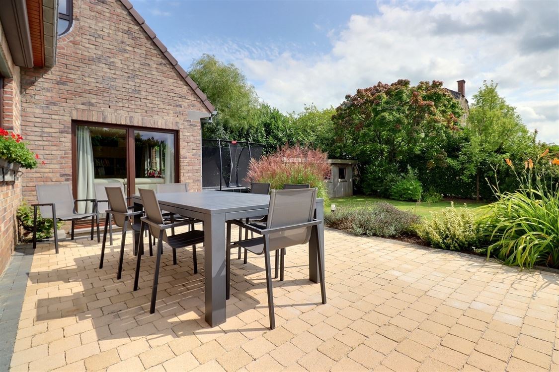 Villa/maison/ferme à Lustin (4 chambres)