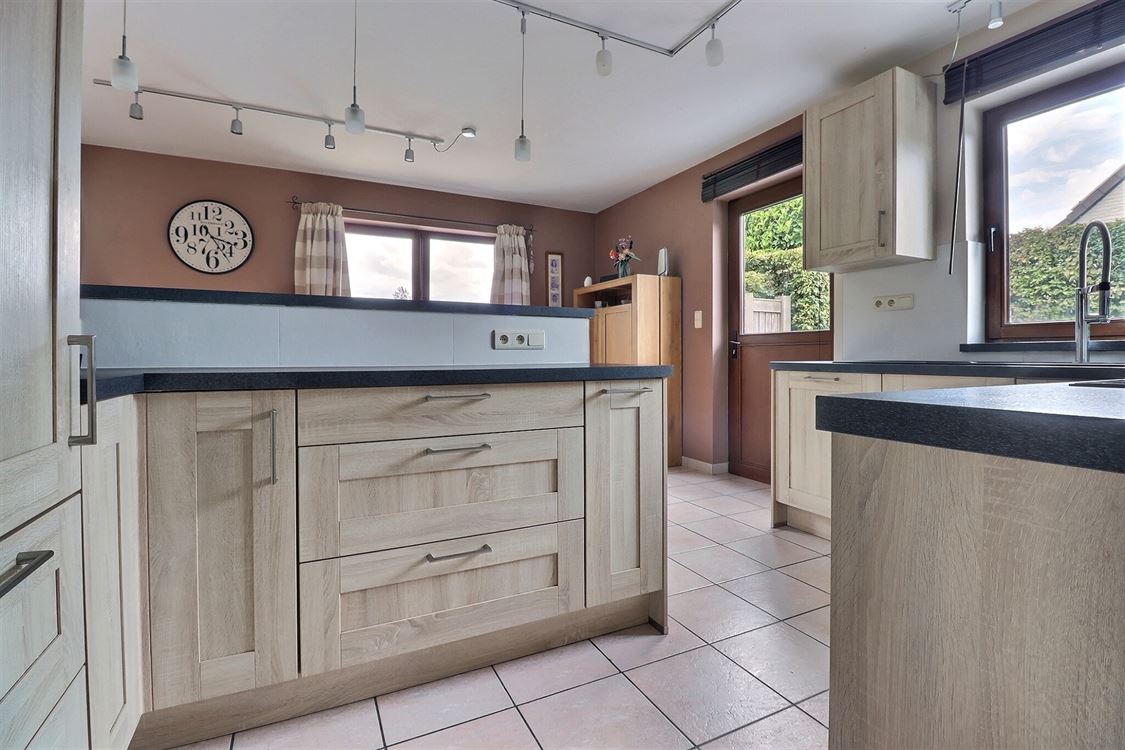 Villa/maison/ferme à Lustin (4 chambres)