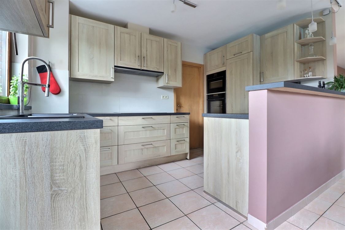 Villa/maison/ferme à Lustin (4 chambres)