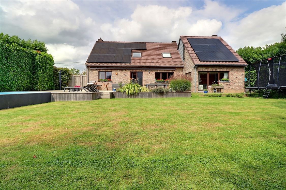 Villa/maison/ferme à Lustin (4 chambres)