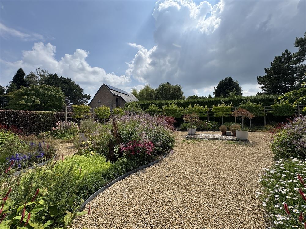 Villa/maison/ferme à BOIS-DE-VILLERS (6 chambres)
