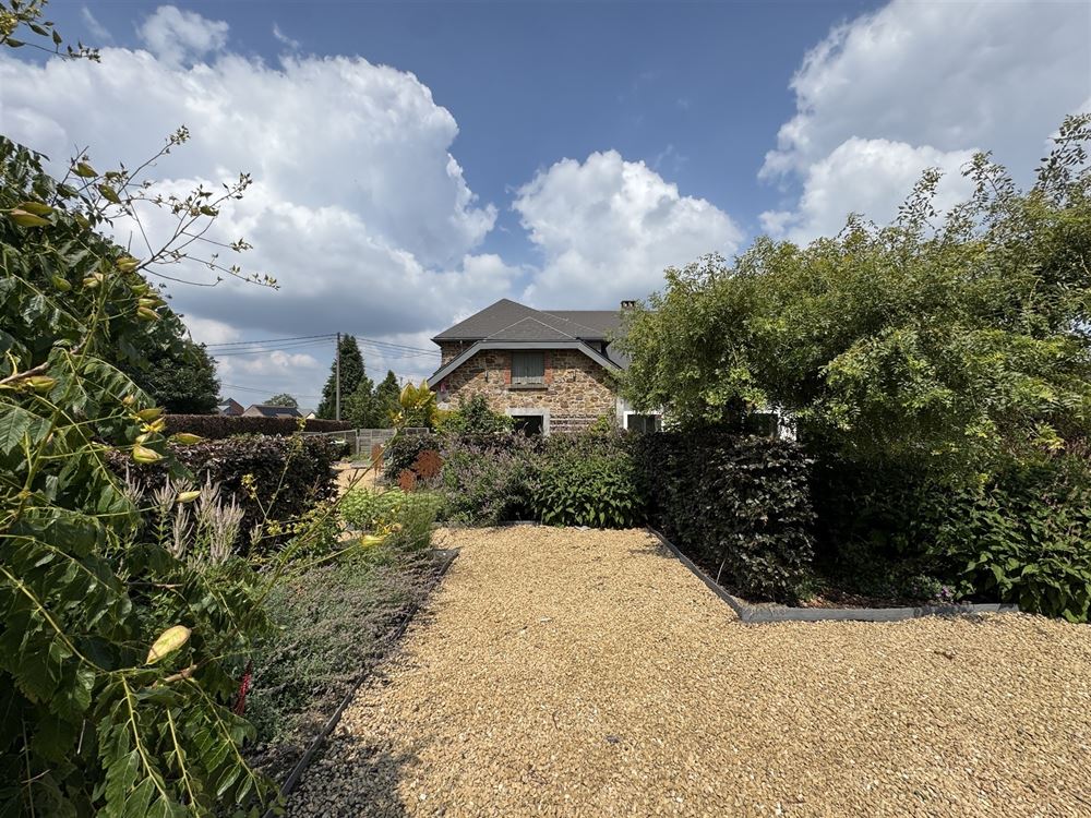 Villa/maison/ferme à BOIS-DE-VILLERS (6 chambres)