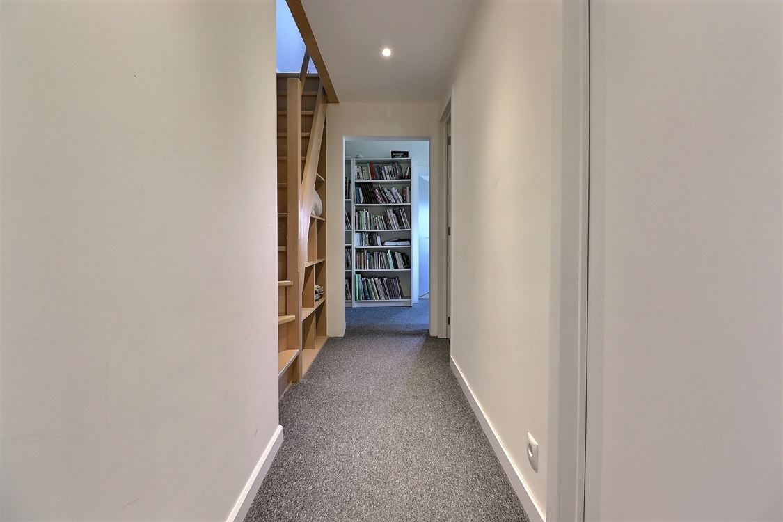 Villa/maison/ferme à BOIS-DE-VILLERS (6 chambres)