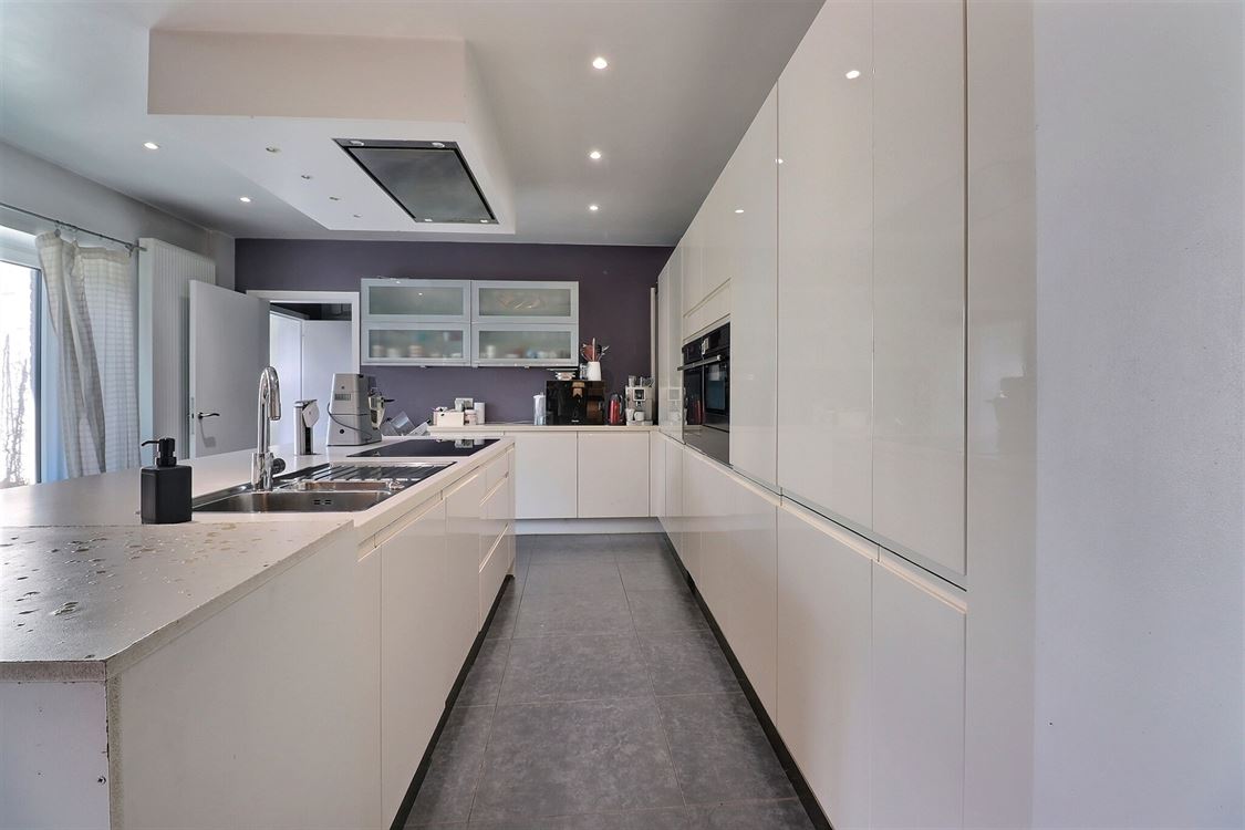 Villa/maison/ferme à BOIS-DE-VILLERS (6 chambres)