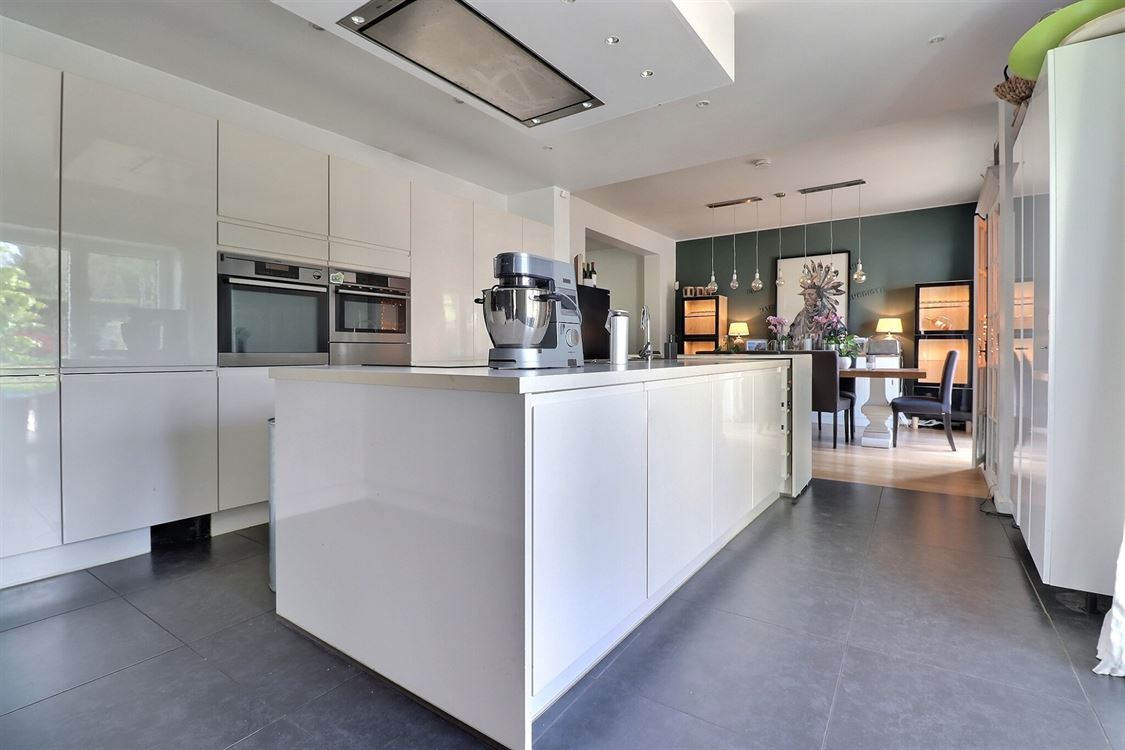 Villa/maison/ferme à BOIS-DE-VILLERS (6 chambres)