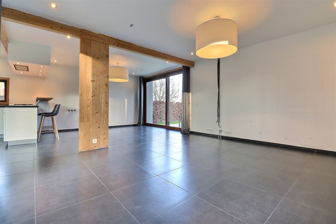 Villa/maison/ferme à Lesve (3 chambres)