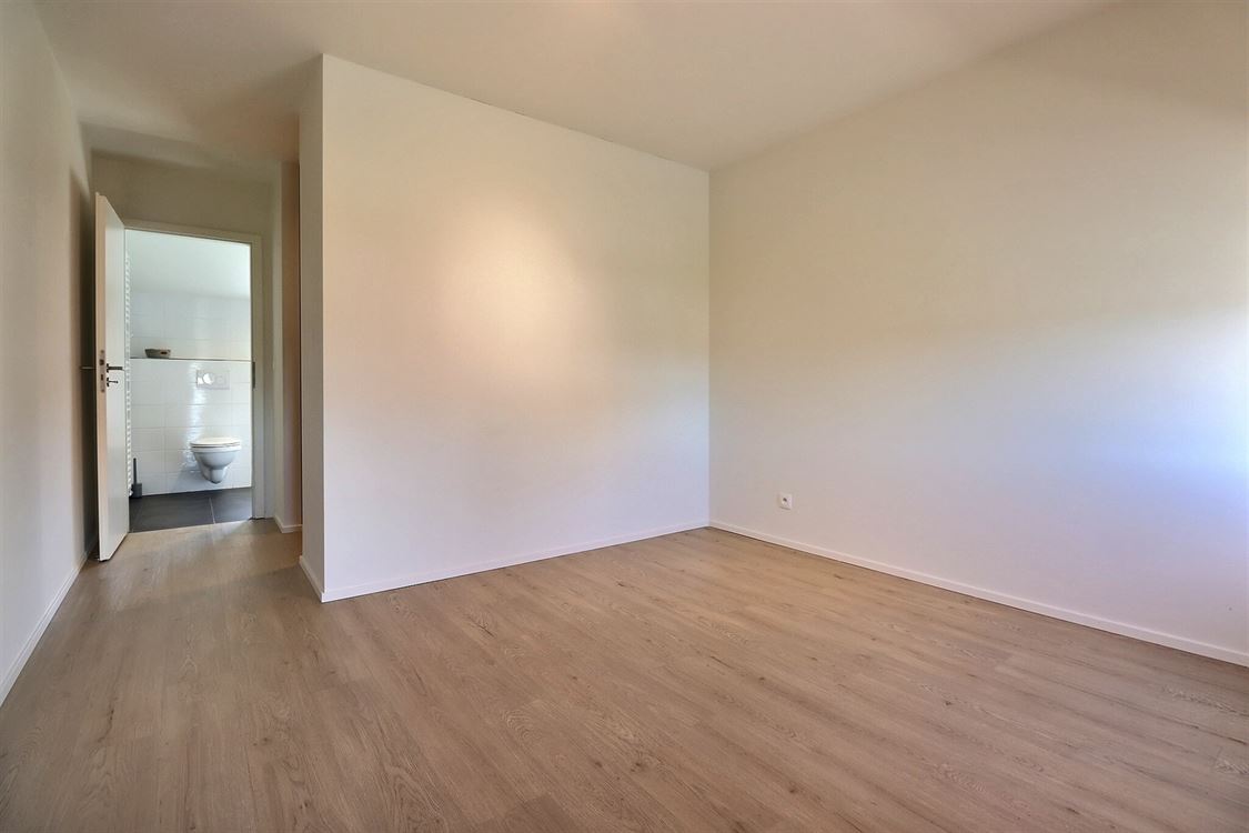 Villa/maison/ferme à ERPENT (3 chambres)