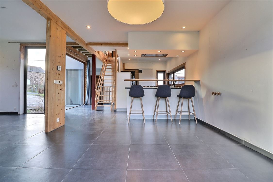 Villa/maison/ferme à Lesve (3 chambres)