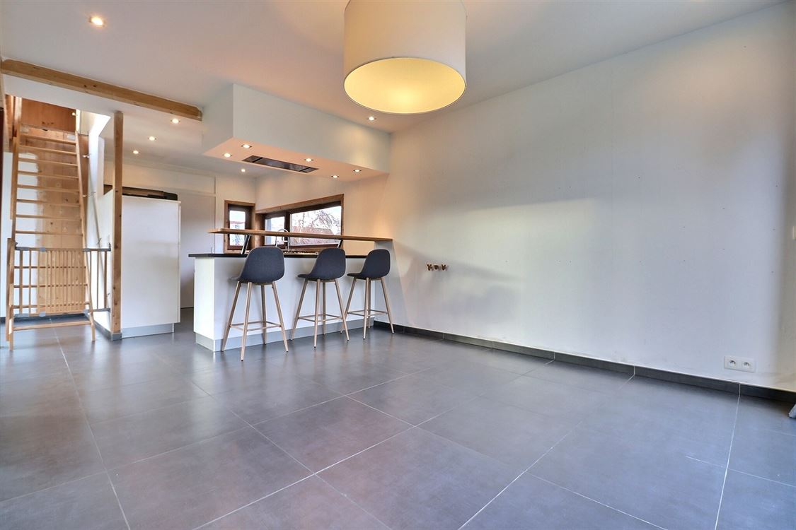 Villa/maison/ferme à Lesve (3 chambres)