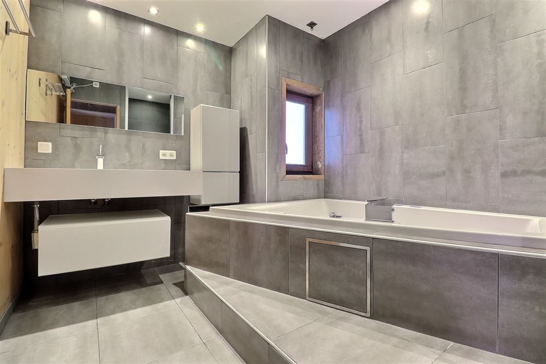 Villa/maison/ferme à Lesve (3 chambres)