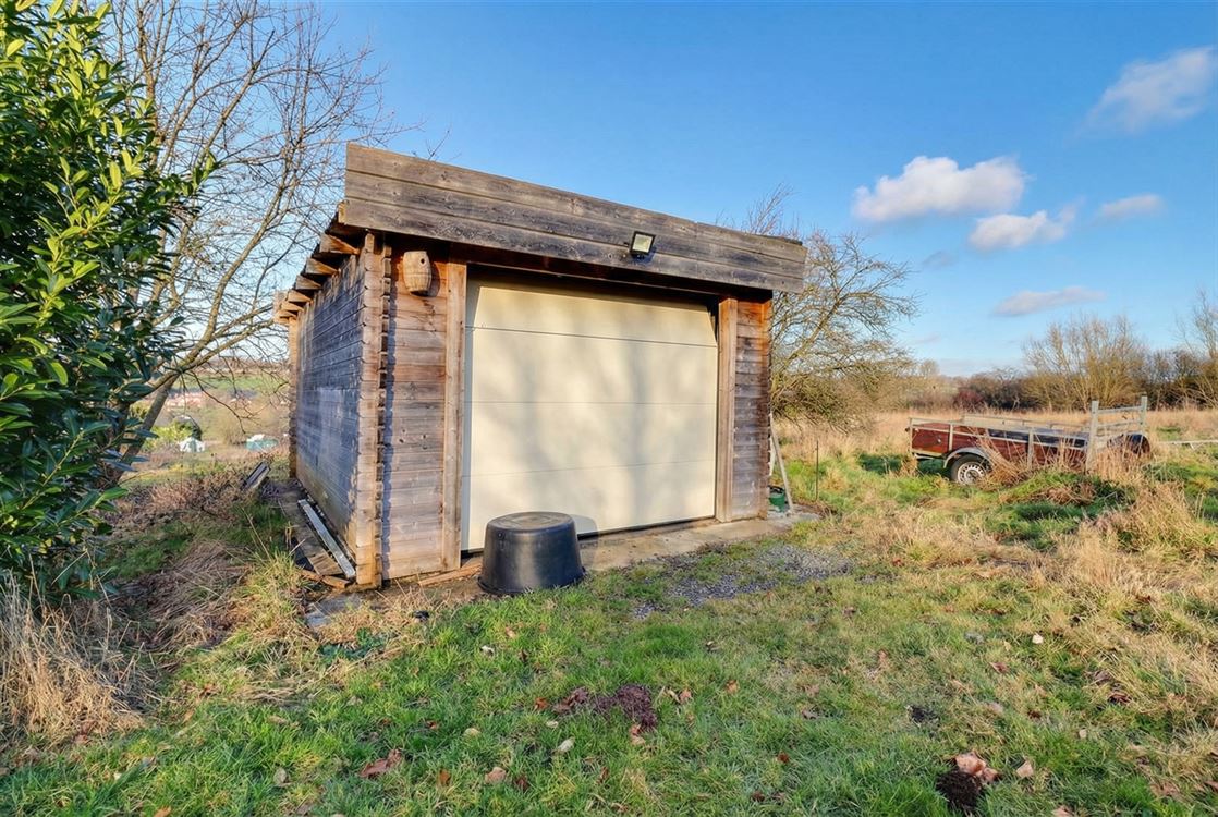 Villa/maison/ferme à Lesve (3 chambres)