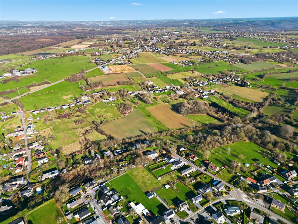Villa/maison/ferme à Lesve (3 chambres)
