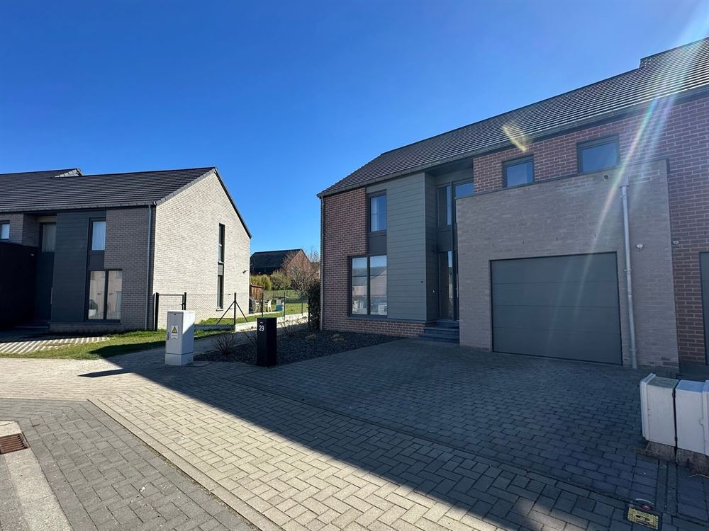 Villa/maison/ferme à ERPENT (3 chambres)