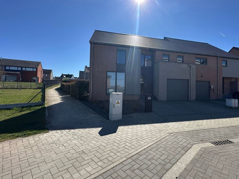 Villa/maison/ferme à ERPENT (3 chambres)