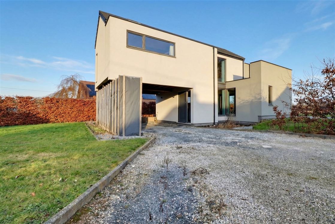 Villa/maison/ferme à Lesve (3 chambres)