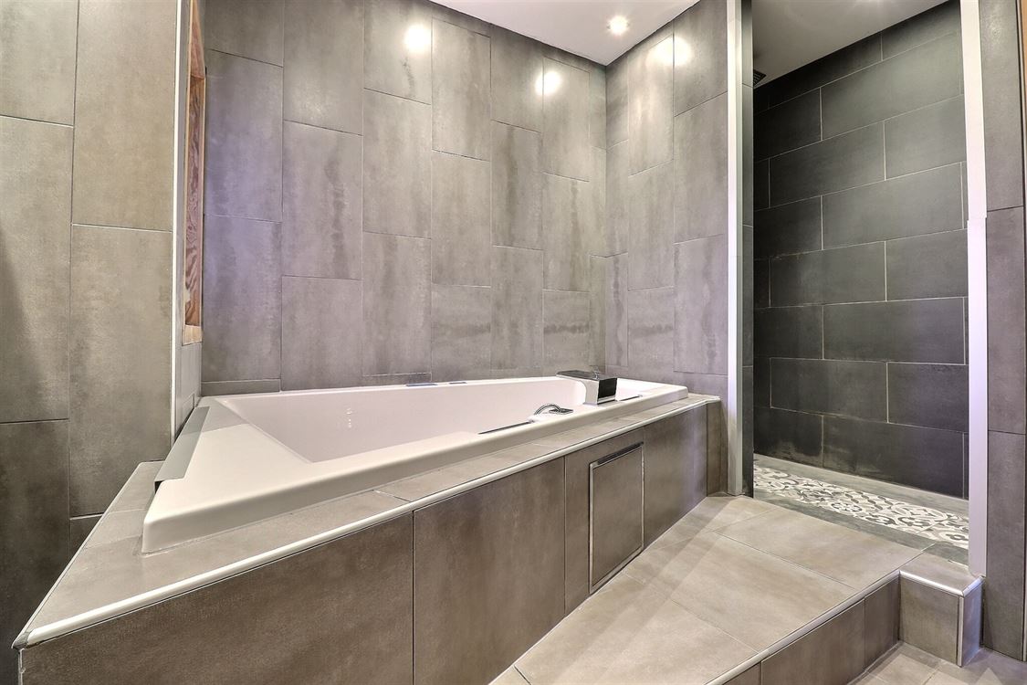 Villa/maison/ferme à Lesve (3 chambres)