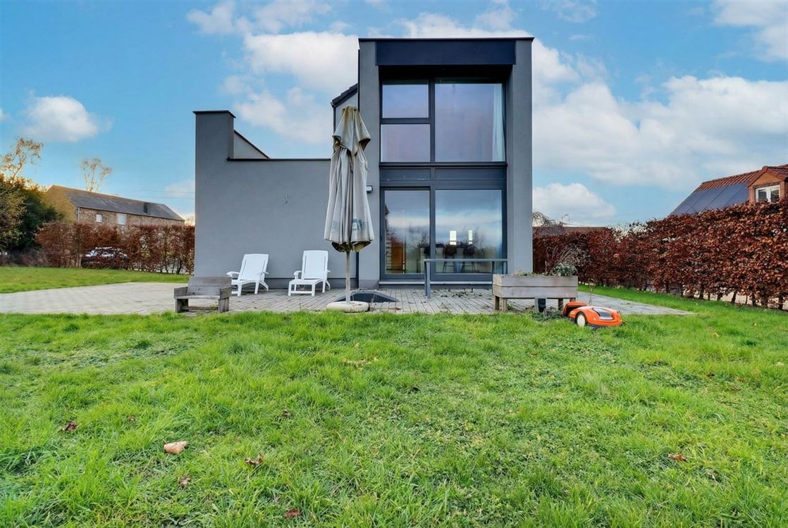 Villa/maison/ferme à Lesve (3 chambres)