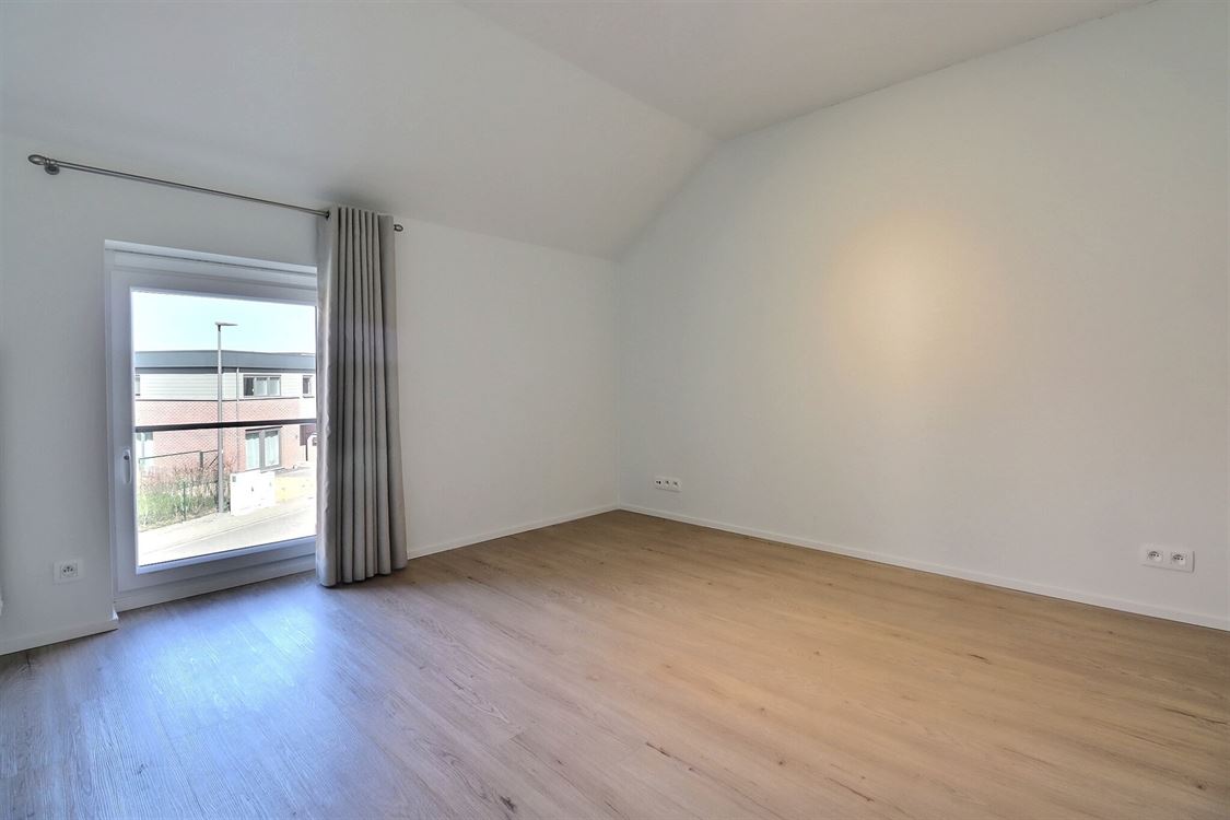 Villa/maison/ferme à ERPENT (3 chambres)