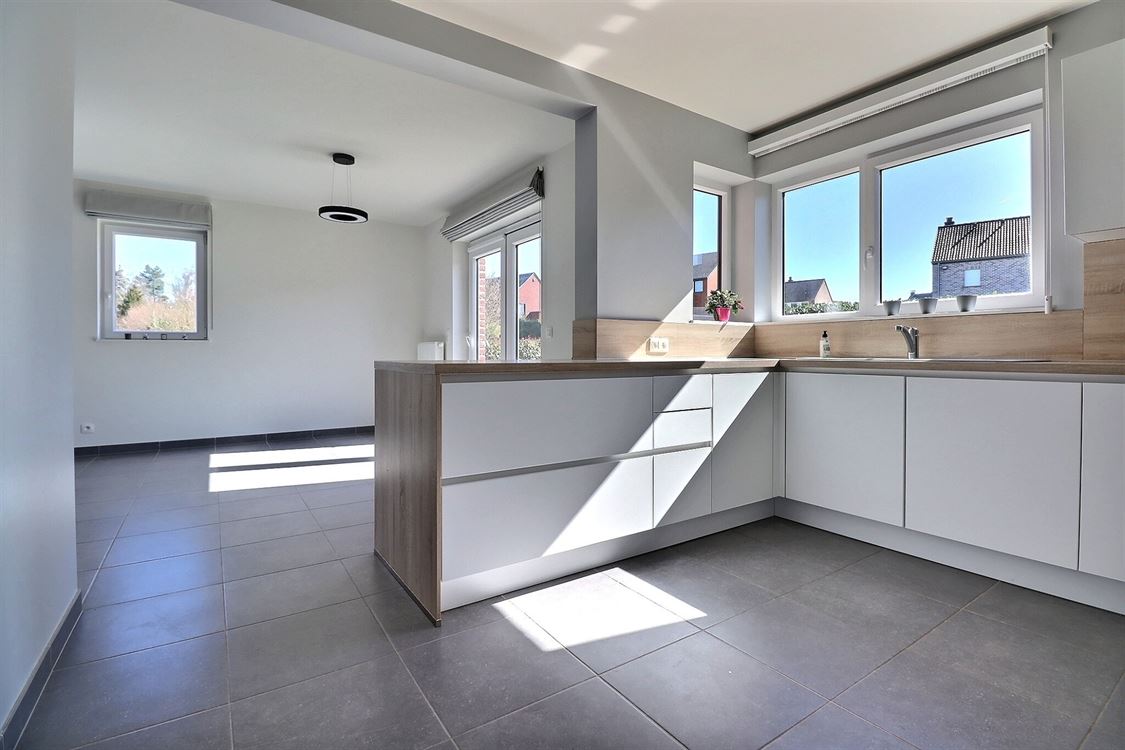 Villa/maison/ferme à ERPENT (3 chambres)