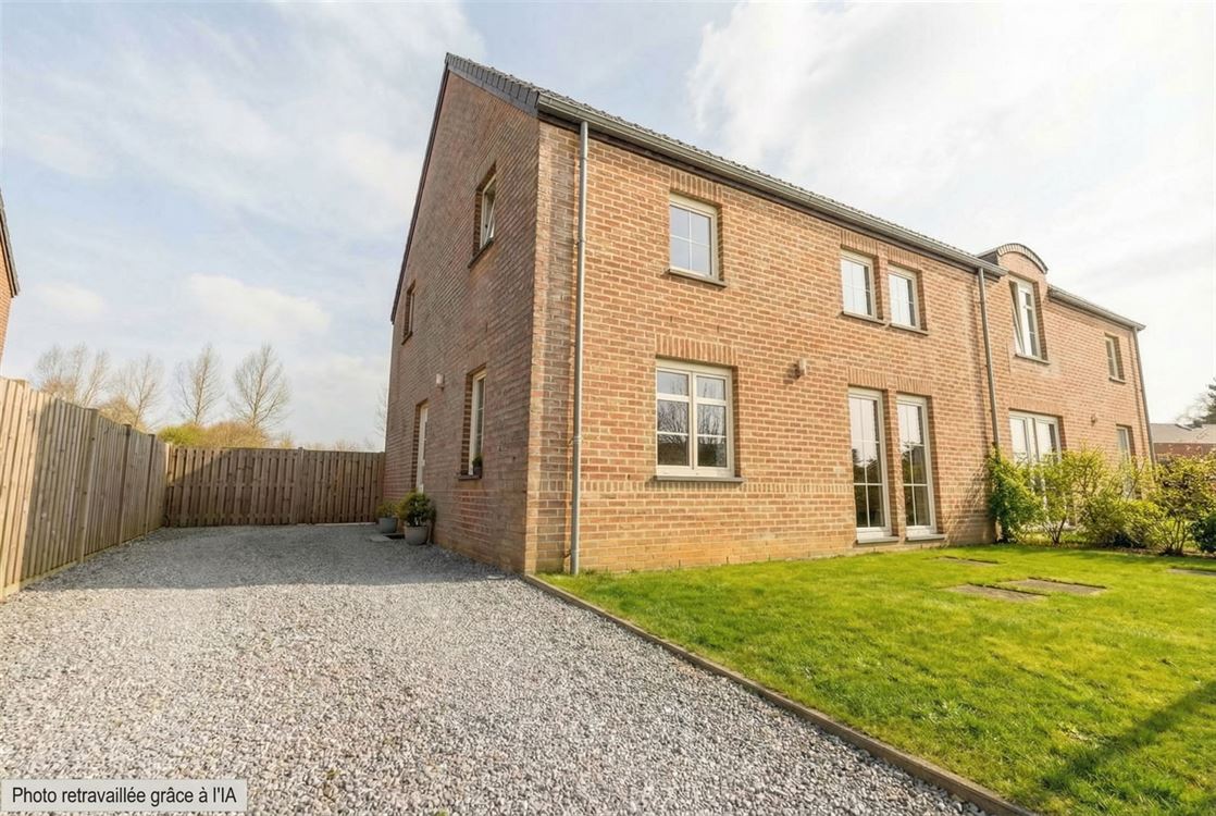 Villa/maison/ferme à Bois-De-Villers (3 chambres)