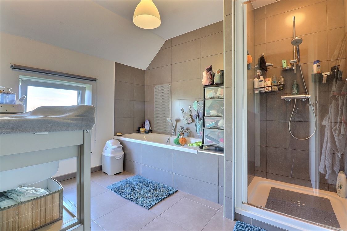 Villa/maison/ferme à Bois-De-Villers (3 chambres)