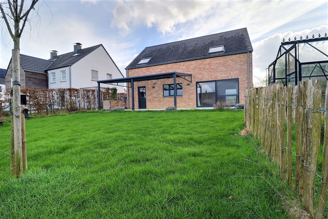 Villa/maison/ferme à ERPENT (3 chambres)