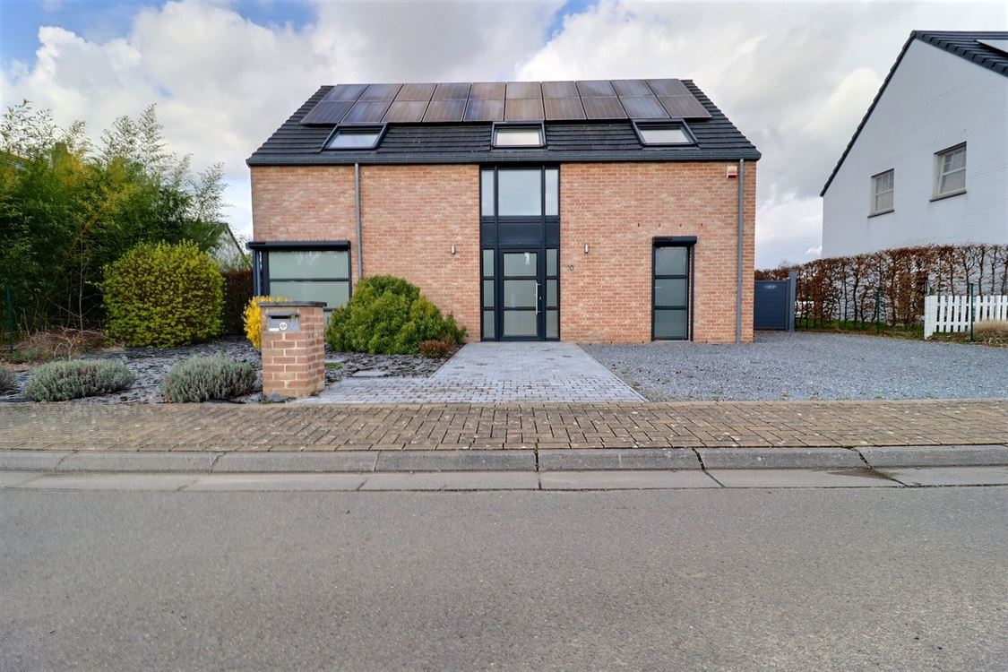 Villa/maison/ferme à ERPENT (3 chambres)