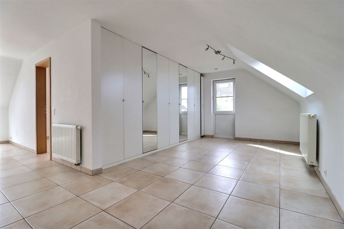 Villa/maison/ferme à ERPENT (3 chambres)