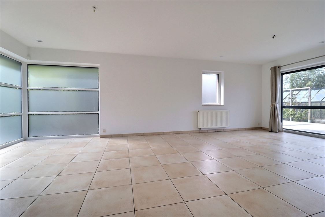 Villa/maison/ferme à ERPENT (3 chambres)