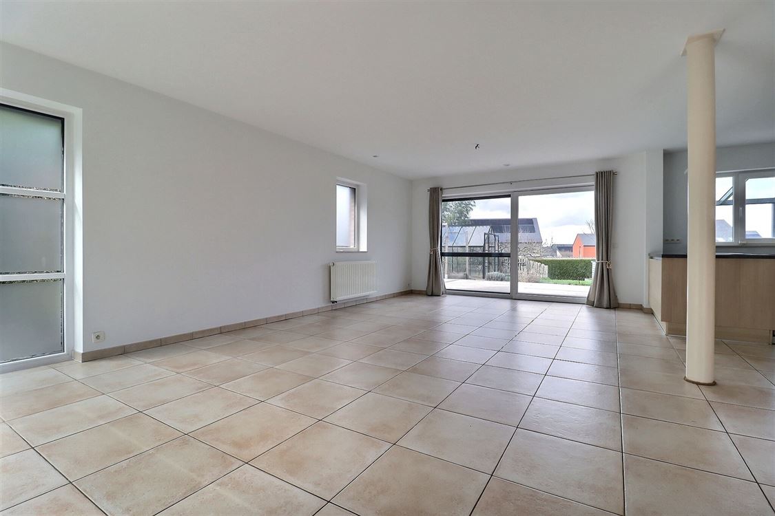 Villa/maison/ferme à ERPENT (3 chambres)