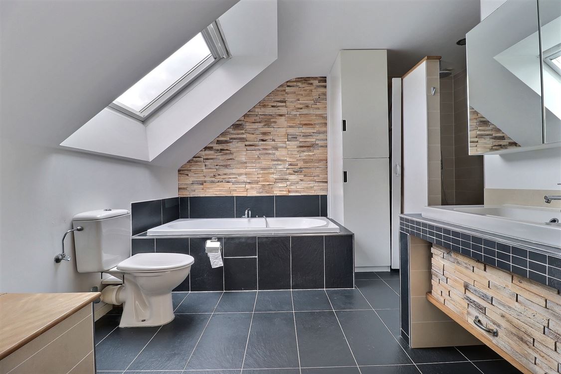 Villa/maison/ferme à ERPENT (3 chambres)